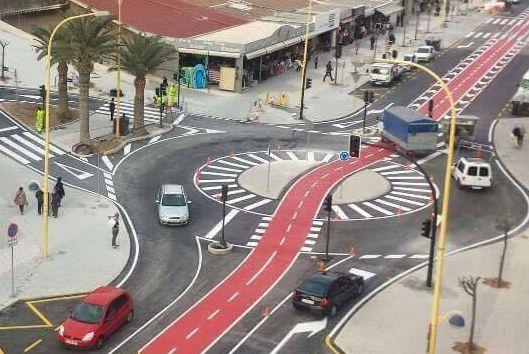 benidorms-hamburger-cycling-roundabout-source-josue-aran-garcia-twitter.jpg?itok=U5vFK4ZC