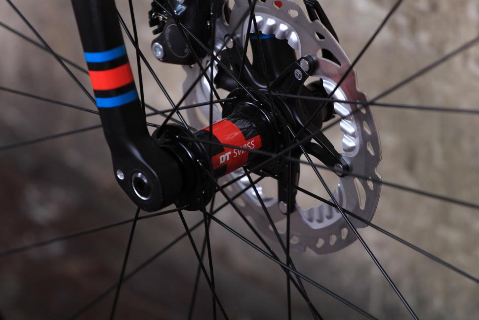 GT Grade - front hub.jpg