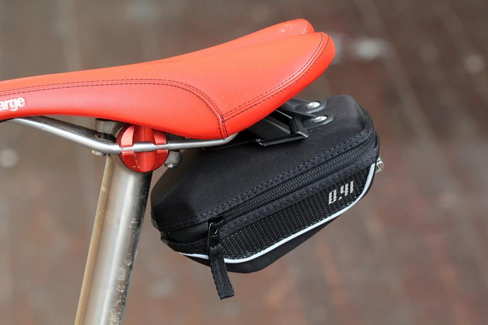 btwin mobile pouch