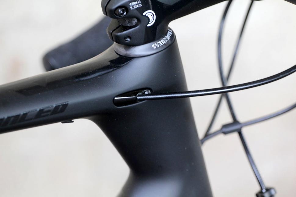 Giant TCR Advanced - cable route
