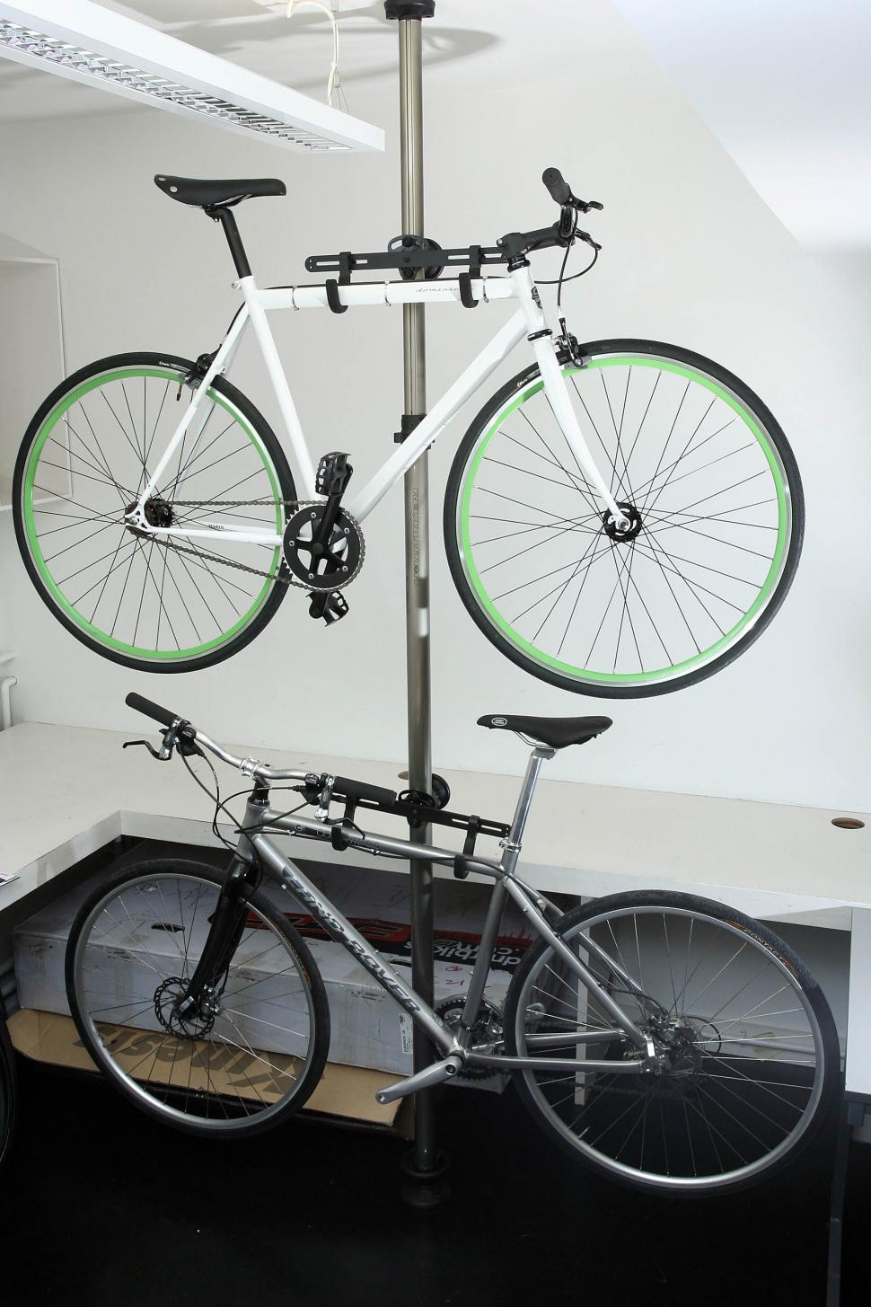 road bicycle stand