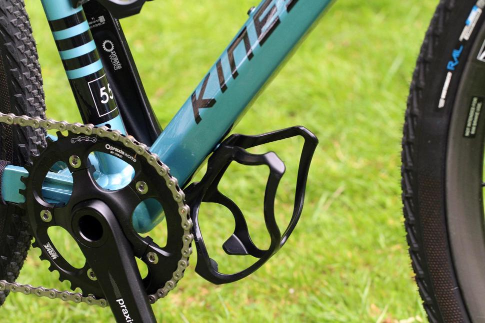 Kinesis Tripster AT - bottle cage.jpg