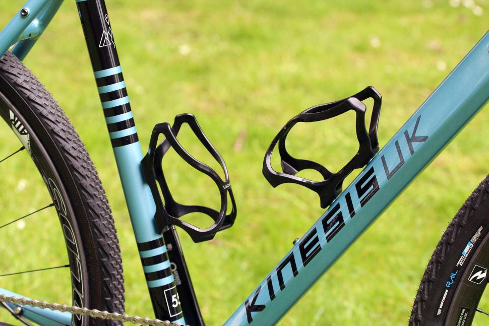 Kinesis Tripster AT - bottle cages.jpg