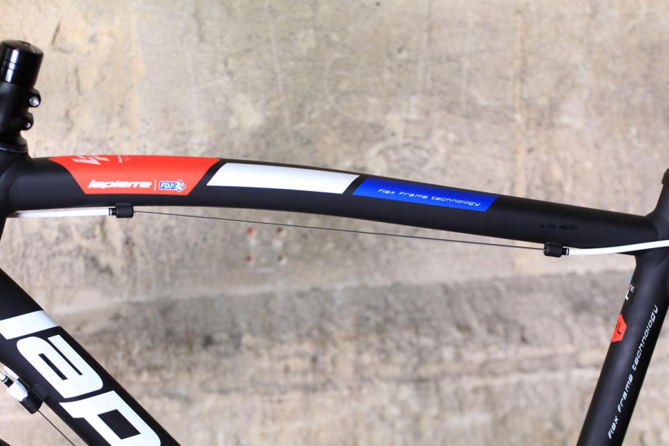 Lapierre Audacio 200 - top tube curve.jpg