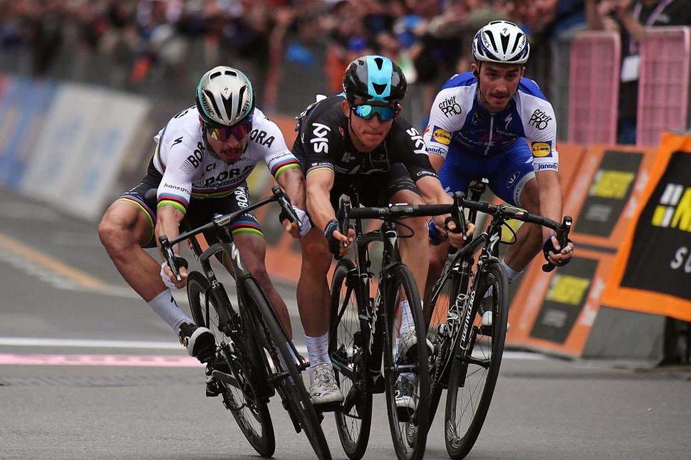 michal-kwiatkowski-win-milan-san-remo-2017-picture-credit-lapresse-dalberto-ferrari.jpg