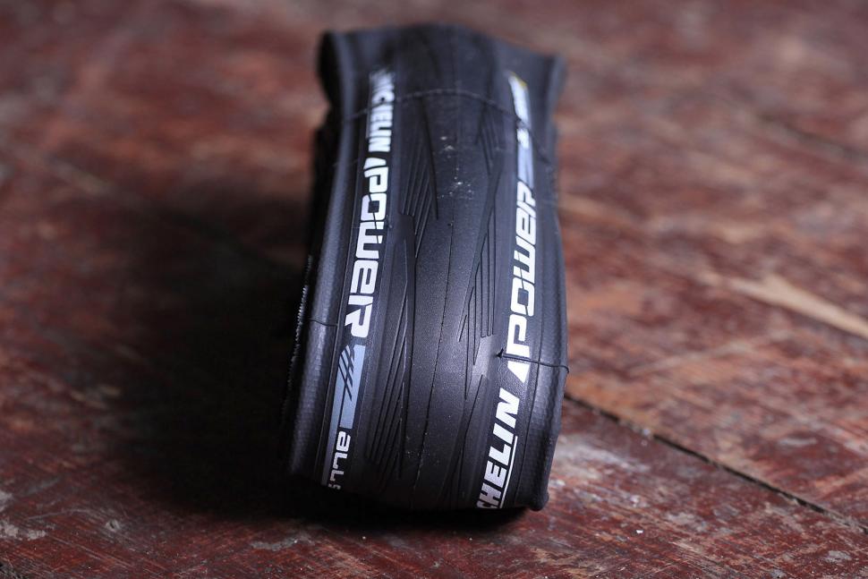 Neumáticos Michelin Power All Season Road Tire