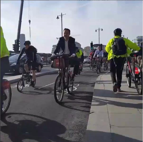N-S cycle superhighway (still from @Lakerlikes Instagram)