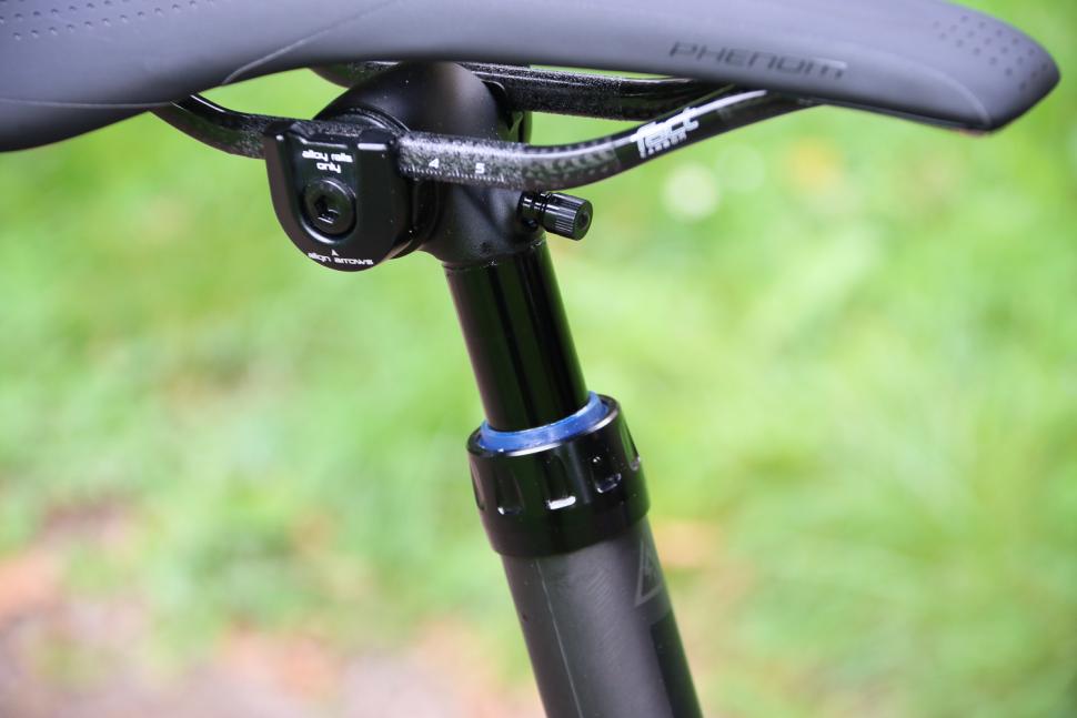 Specialized S-Works Diverge - dropper post detail.jpg