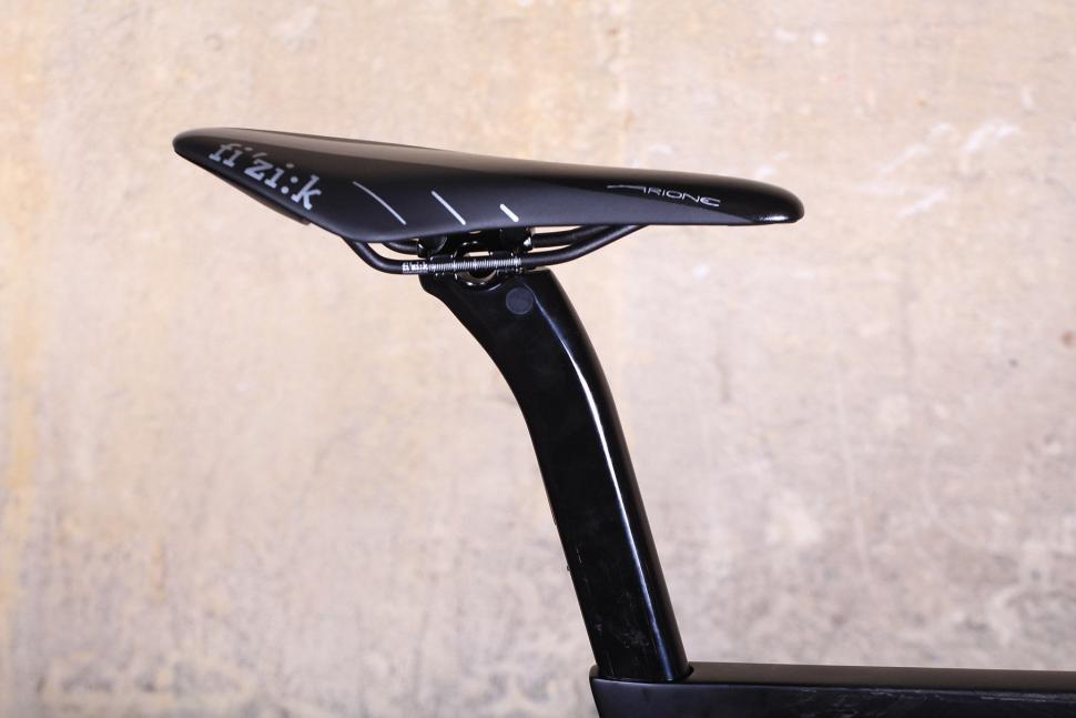 SpeedX Leopard Pro - saddle and seat post.jpg