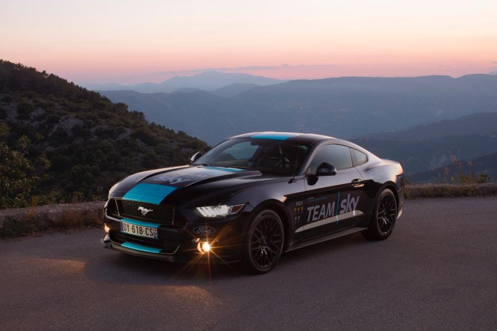 team-sky-ford-mustang.jpg