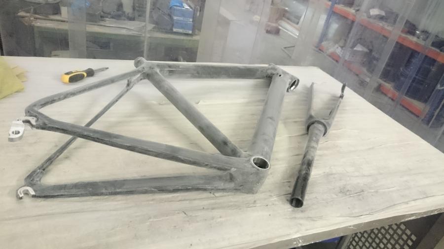 carbon frame painting