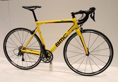 yellow road bike