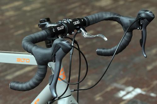 claud butler elite r2 road bike