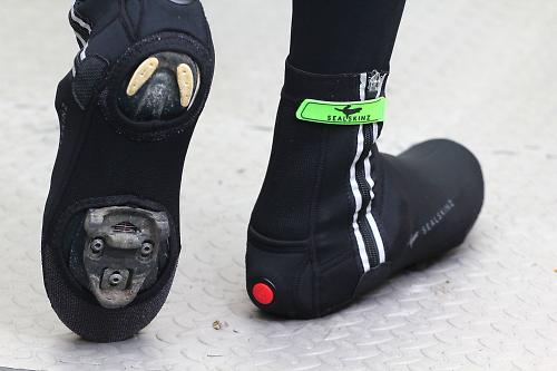 2018/19 Waterproof Cycling Lightweight Shoe Covers Black by Sealskinz 