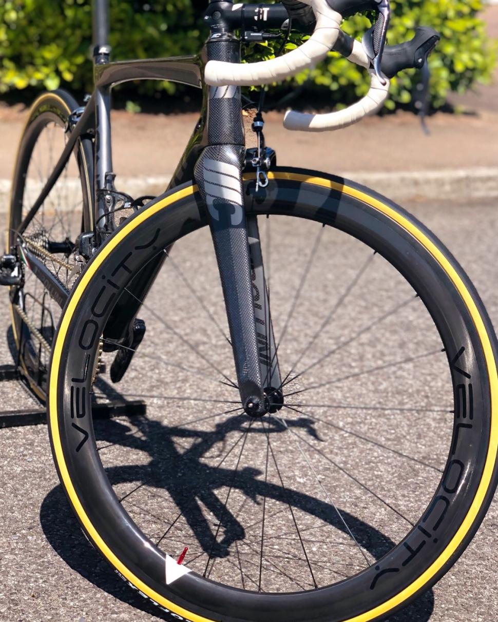 Zuus deals carbon wheels