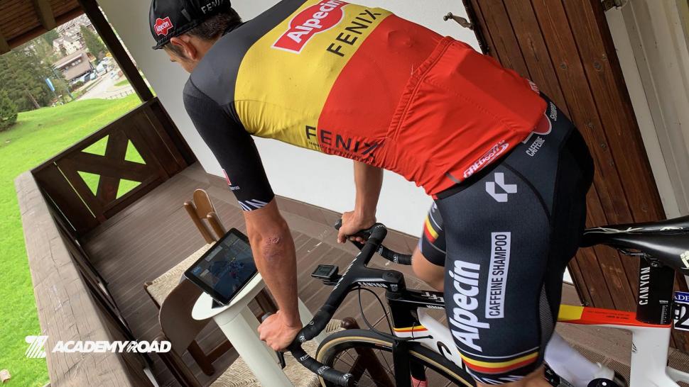 Core training: the best workout for road cyclists - Alpecin Cycling