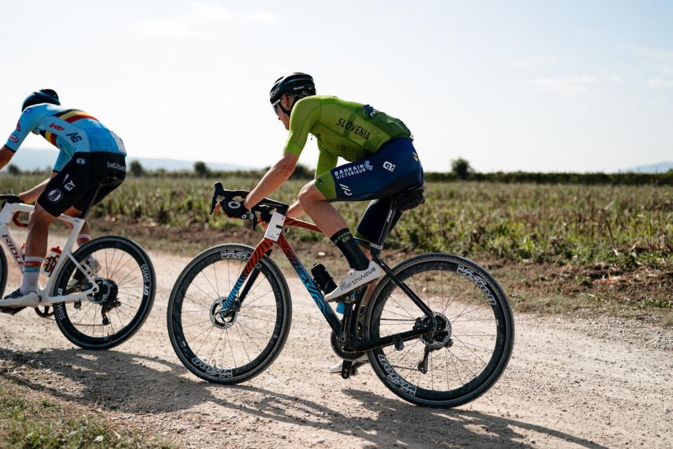 Unreleased Merida Silex raced to victory at Gravel World Champs by