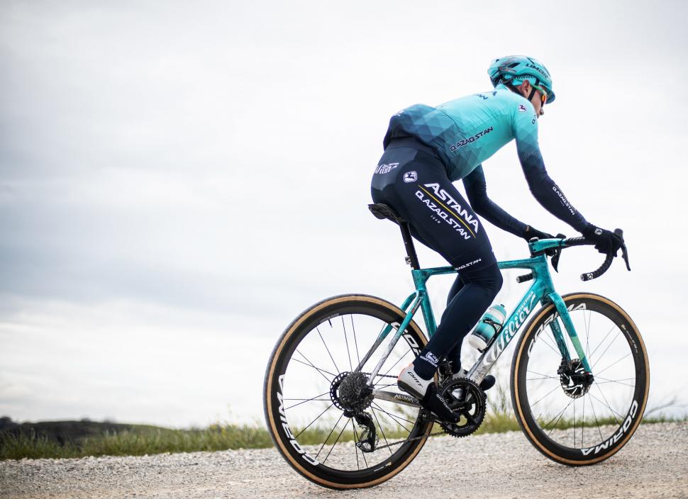 Vittoria claims new Corsa Pro is “the most advanced cotton road