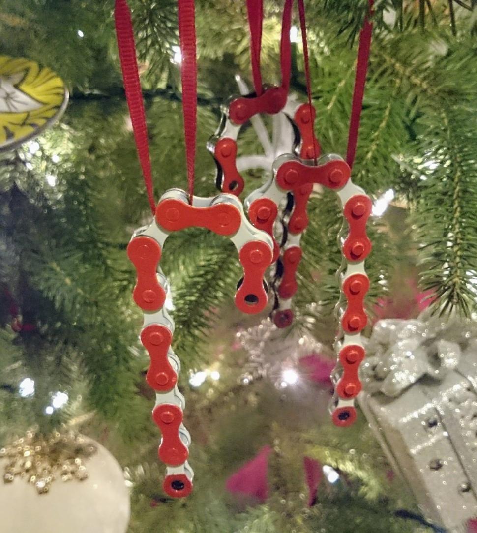 Candy Cane Chain Bauble.jpeg