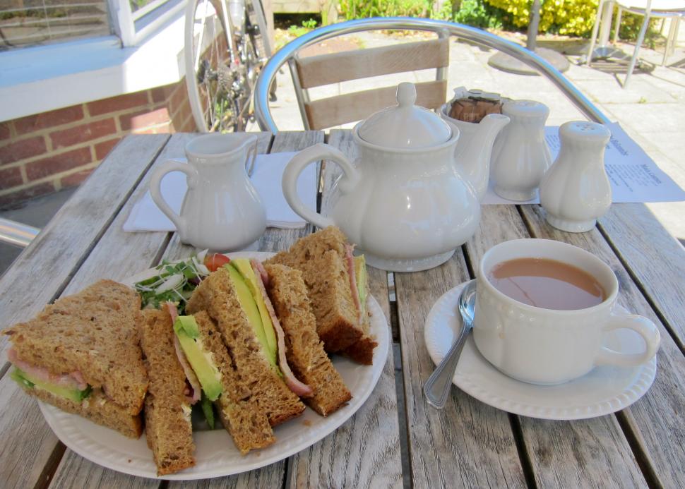 Coffee Ride with komoot - Sussex Lanes - Sarnie and Proper Tea