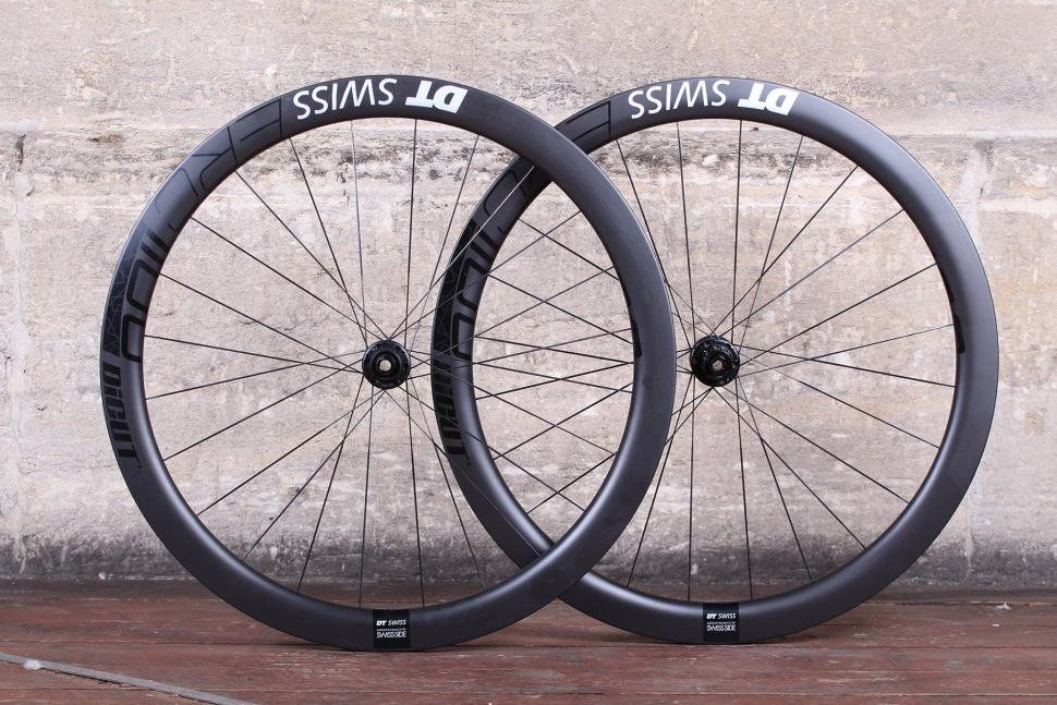 dt swiss carbon clincher