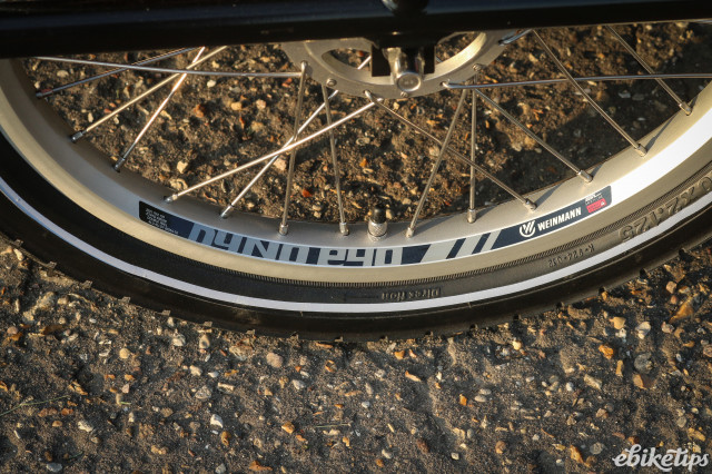 Babboe Dog-E 14 - Dear Dutch bike makers, please stop using Woods valves.jpg