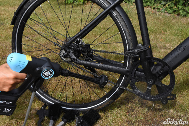 Estarli pressure washer in action (68).JPG