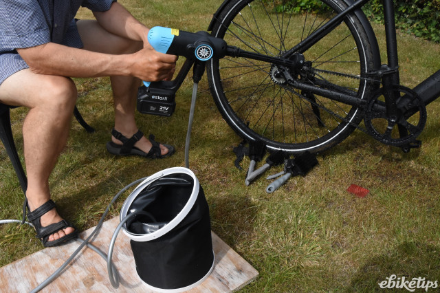 Estarli pressure washer in action (78).JPG