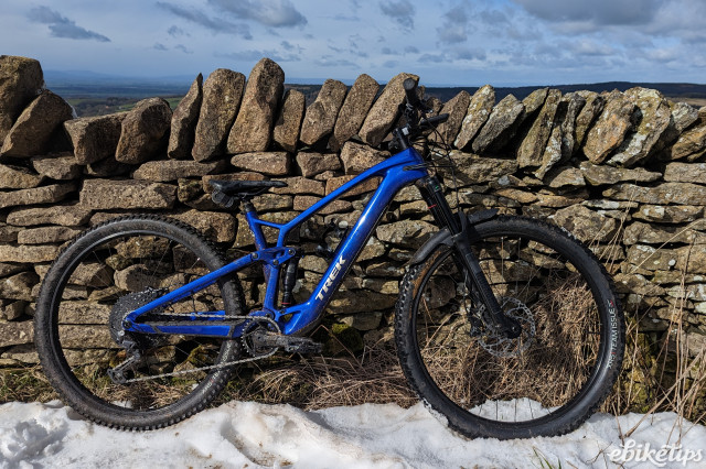 Trek Fuel EXe 9 side on (2).jpg