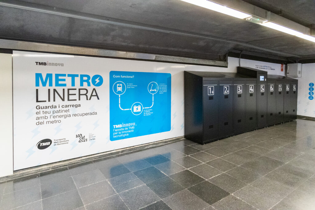 Barcelona metro recharging lockers (1)