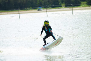 Cyrusher Thunders eSurfboard (2).jpg