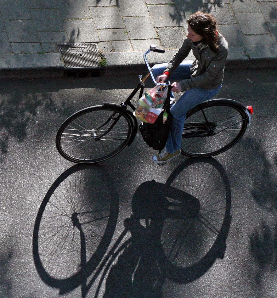 Dutch cyclist (© CC licensed by utrechtman-Flickr).jpg
