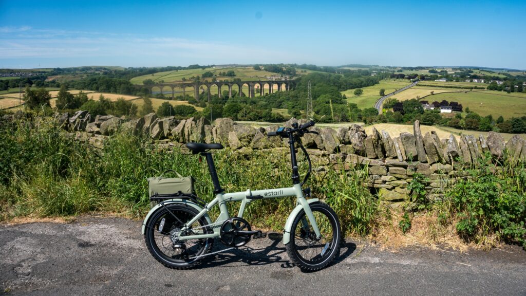 Estarli e20.8 Play near Harden, on the way to Bingley