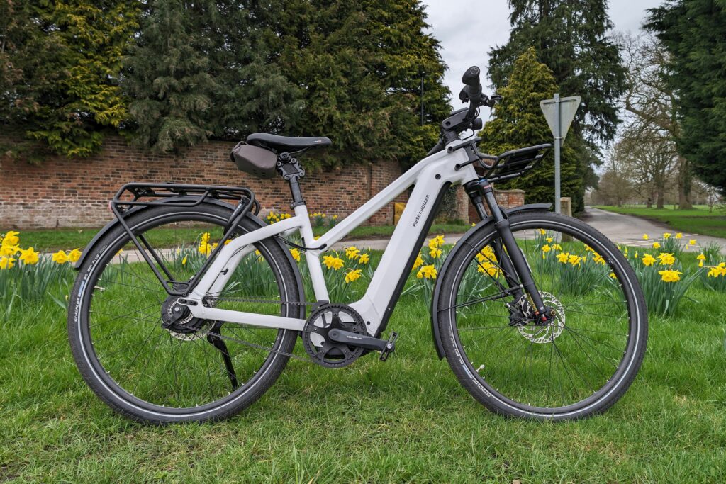 Riese & Muller Charger4 Vario side on 2