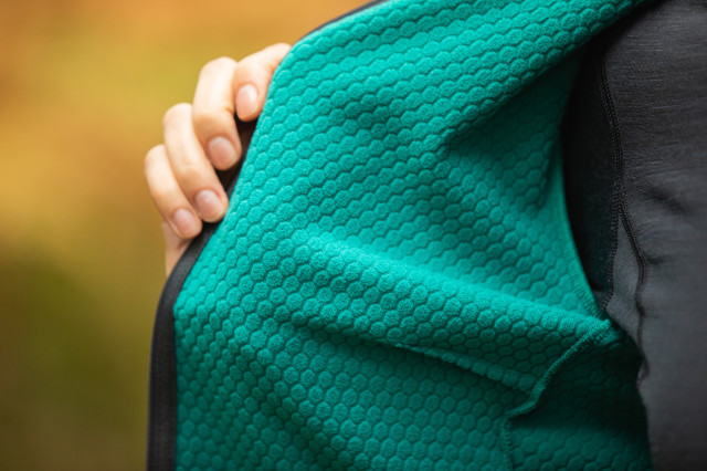 2021 Altura Cave Softshell Women's Hoodie 001.jpg