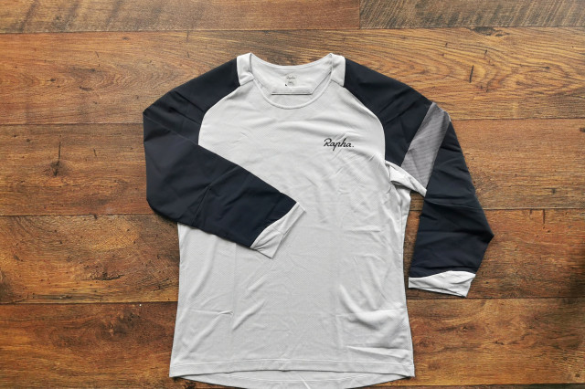 2021 Rapha Women's Trail 3_4 Sleeve Jersey .jpg