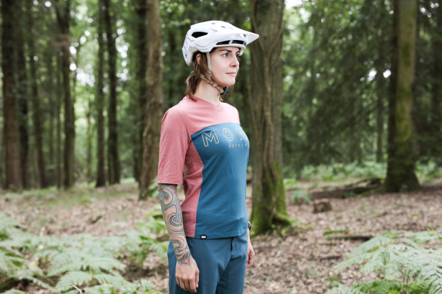 2021 mons royal women's redwood VT jersey 001.jpg