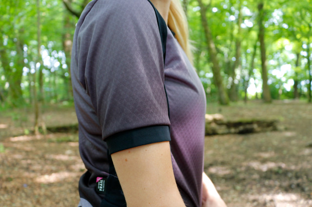 2022 Assos Trail Women's Short Sleeve jersey-2.jpg