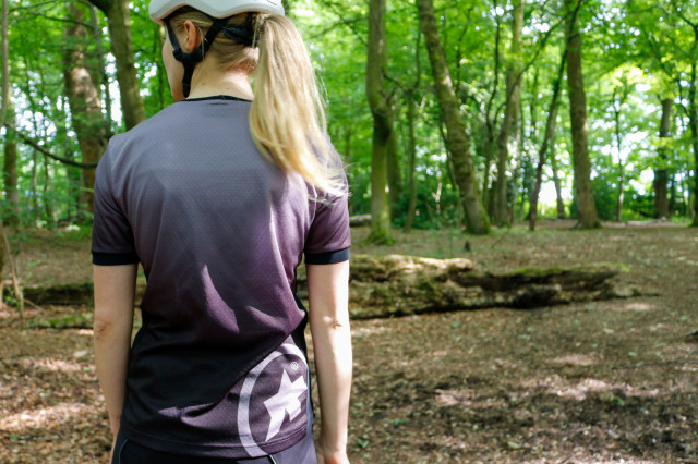 2022 Assos Trail Women's Short Sleeve jersey-3.jpg