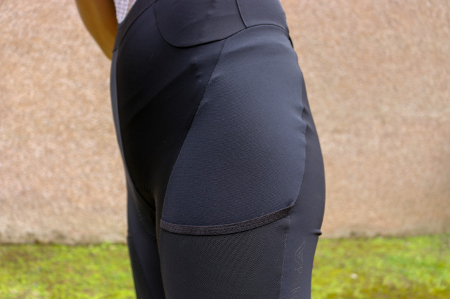 2022 Endura Women's GV500 Reiver Bibshorts -5.jpg