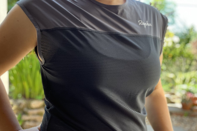 2022 rapha women's trail tank chest.jpg