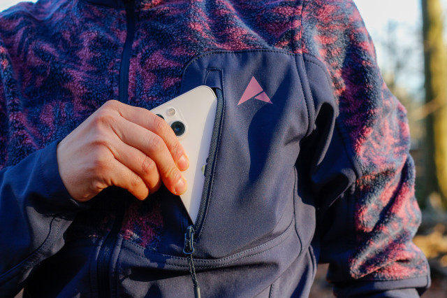 2023 Altura All Roads Women's fleece jacket-12.jpg