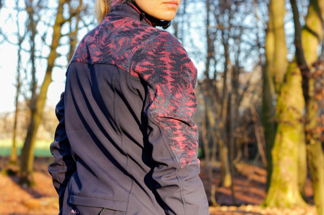 2023 Altura All Roads Women's fleece jacket-8.jpg