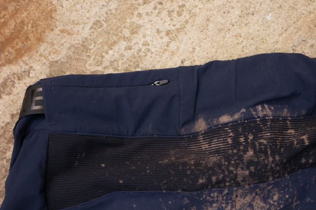 2023 gore Fernflow men's shorts small zip.jpg