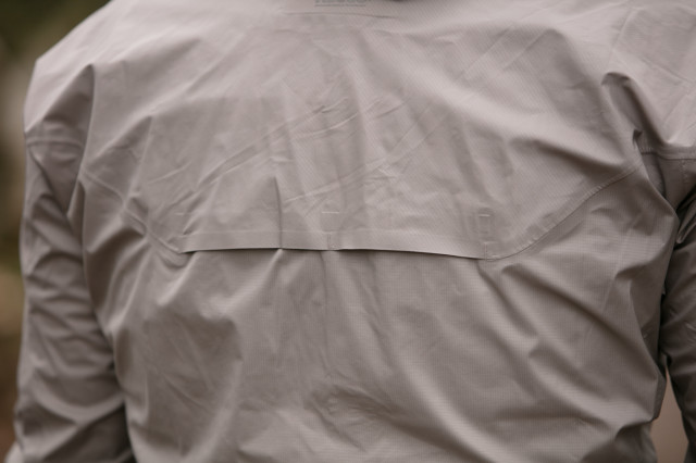 2024 POC M's Signal All-weather Jacket Yoke Vents.jpg