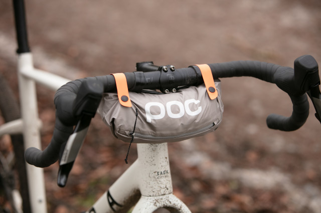 2024 POC M's Signal All-weather Jacket handlebar straps.jpg