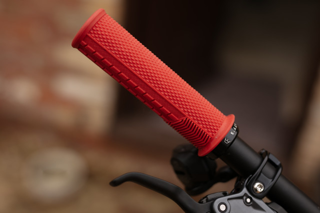 2024 peaty's monarch knurl front.jpg