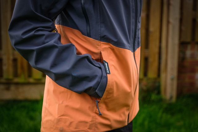 Dakine Arsenal 3L women's waterproof jacket-8.jpg