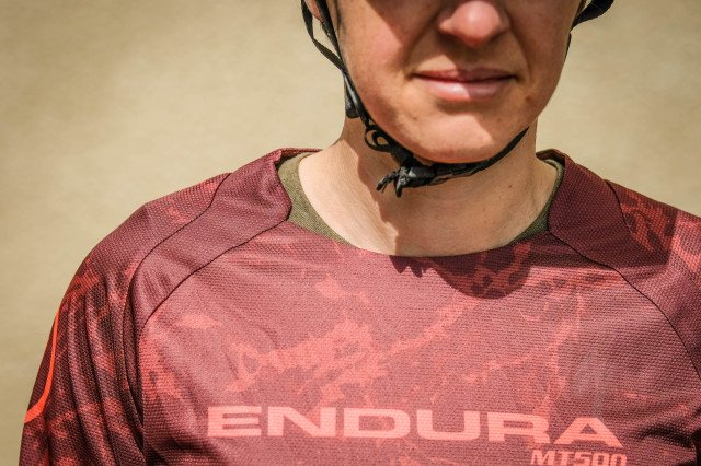 Endura MT500 women's jersey-8.jpg
