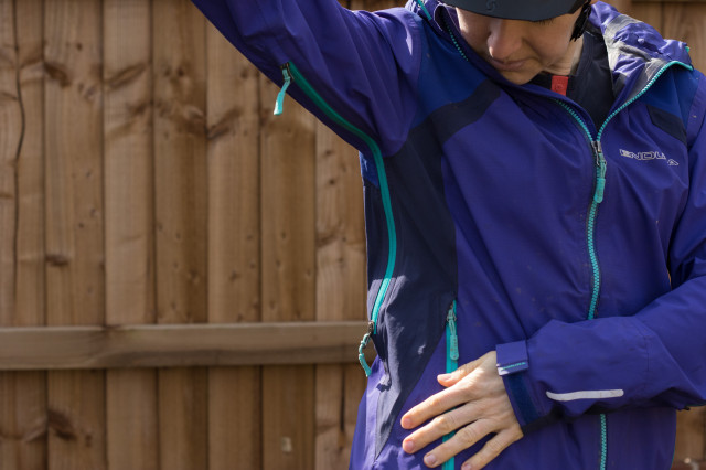 Endura Women's MT500 II Waterproof Jacket-6.jpg